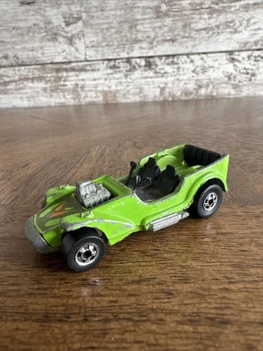 Hot Wheels Redline Flying Colors Ice T Hong Kong Green w/ Metal Base  1969