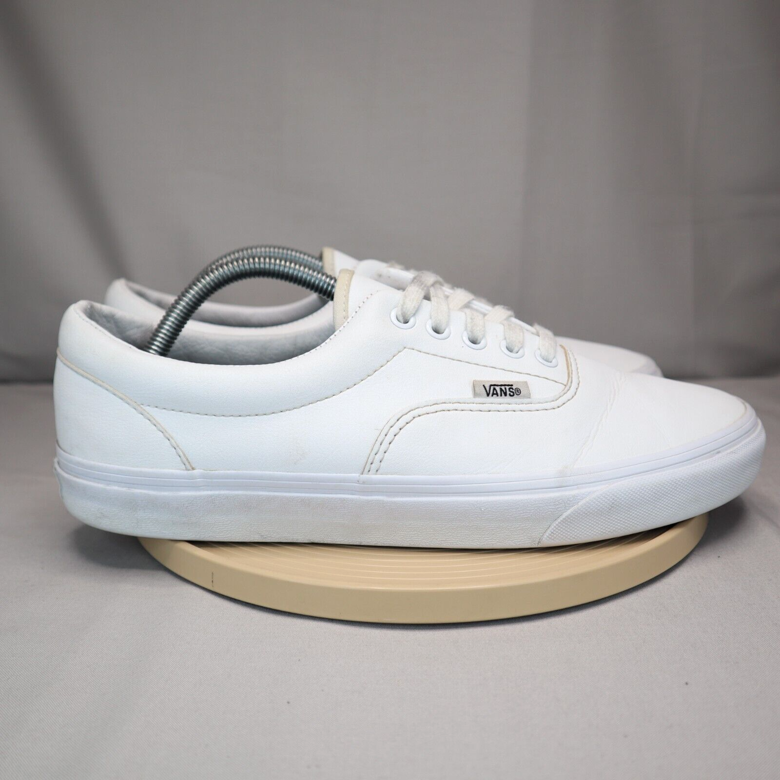 white vans classic tumble