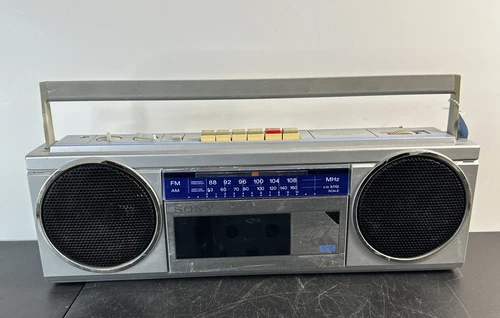 Vintage 1980s Sony radio boombox Model CFS-250