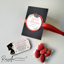 Bomboniere laurea, scatoline portaconfetti a forma di libro con confetti rossi