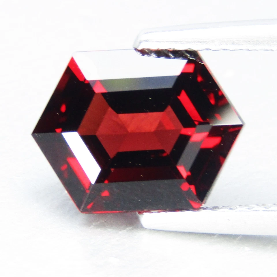 3,37 карата фантастический натуральный красный цвет альмандин гранат фантазийный изумруд огранка драгоценный камень россыпью - Изображение 2 из 4