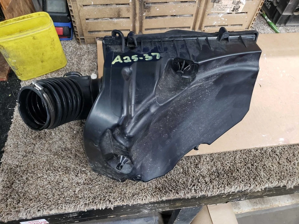 Caja purificador de aire principal inferior BMW X4 19 20 21 22 23 2,0 L Foto 2 de 4