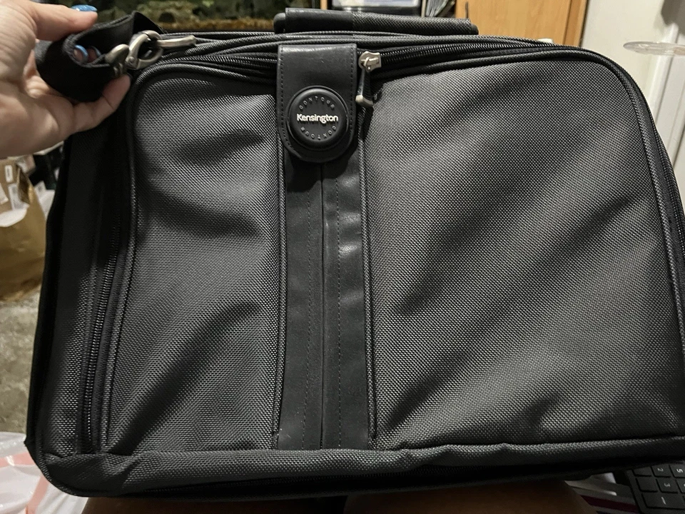 Nuevo Kensington Contour Pro xBrace 15" Laptop Notebook Estuche Bolso Nuevo con Etiquetas Foto 2 de 4