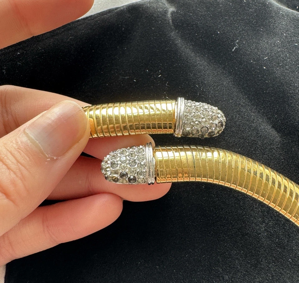 COLLAR SERPIENTE PEDRERÍA CRISTAL CHAPADO EN ORO FIRMADO POR Givenchy de colección raro Foto 2 de 4