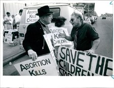 1992 Photo Peter Fredin Foto Reverend Robert Zeiger Al Garcia Abortion 8x10