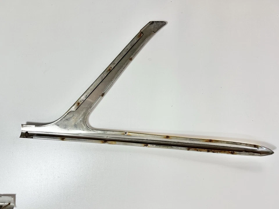 Pontiac Starchief 1957 57 panel de puerta safari molduras cromadas paso derecho Foto 4 de 4