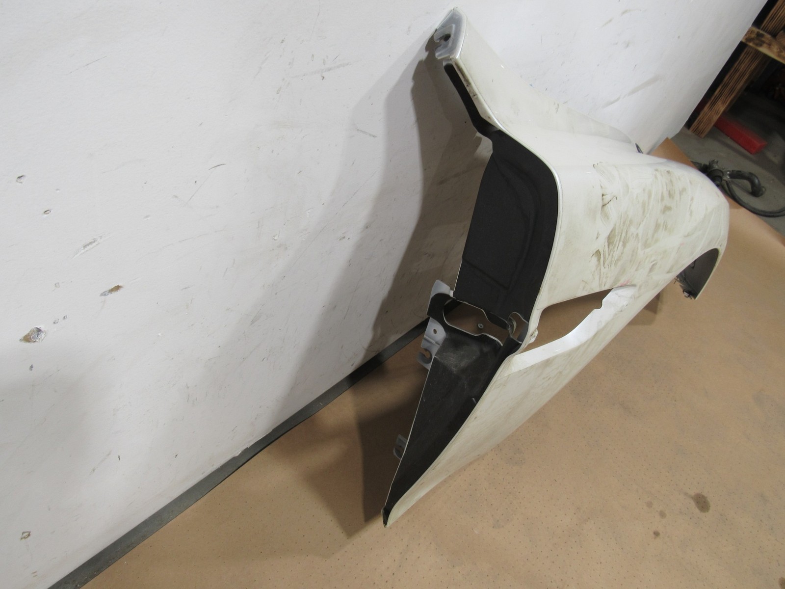 14-18 Aston Martin Vanquish 2014 Front Right Passenger Fender Shell Cover !:Y