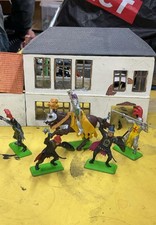 5 X Britains Deetail Medieval Knights 1971 C4-1