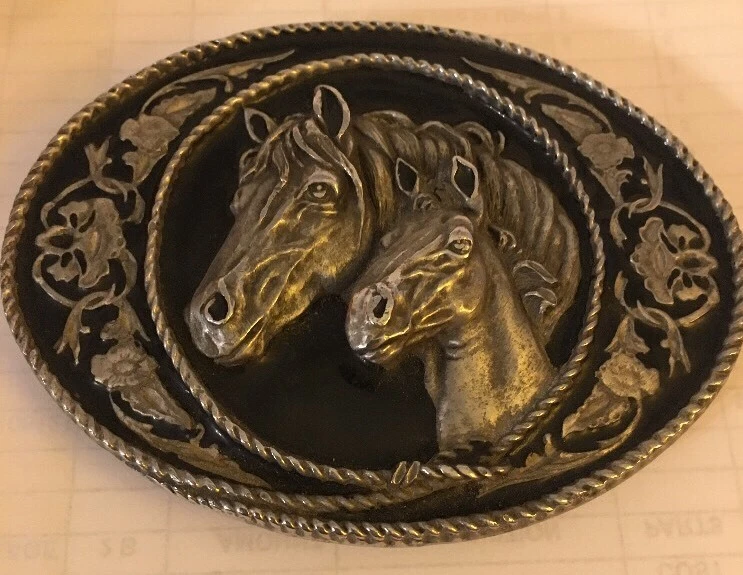 Hebilla de cinturón esmaltada vintage 1991 Siskiyou par caballos Foto 4 de 4