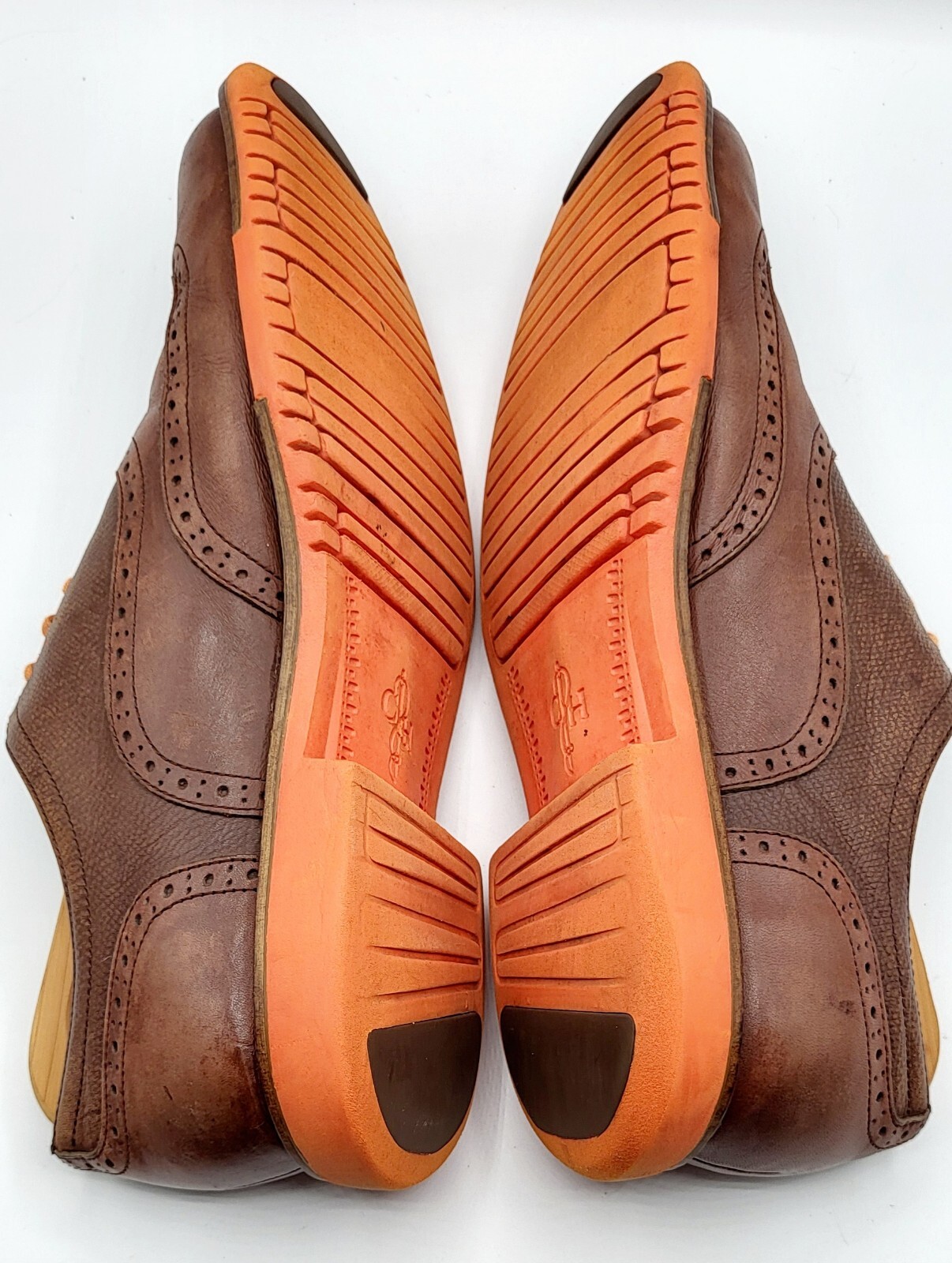 SAOLA Scarpe Oxford Cole Haan Great Jones marroni in pelle a punta di ala da uomo suola arancione 9 5 m