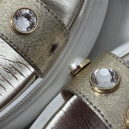 STUART WEITZMAN Zoelie Metallic Leather Pearl & Crystal Stud Sandals GOLD / 6.5 - Picture 12 of 15
