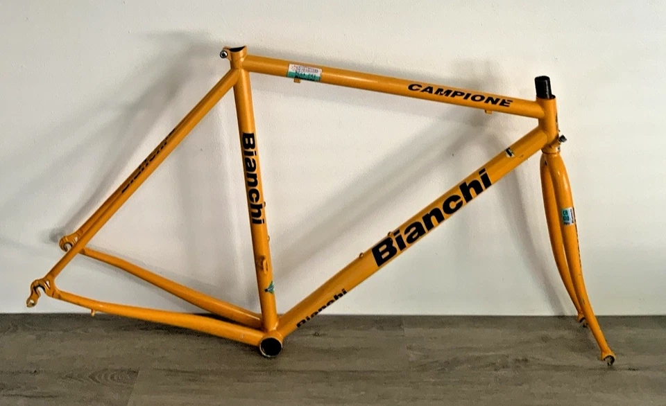 BIANCHI CAMPIONE FRAME AND FORK  53 CM STEEL TUBING 2.6 KGS 130 MM REAR SPACING - Image 2 of 4