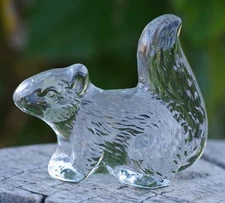 VINTAGE Viking Glass Paperweight Squirrel  Made in USA 1960's