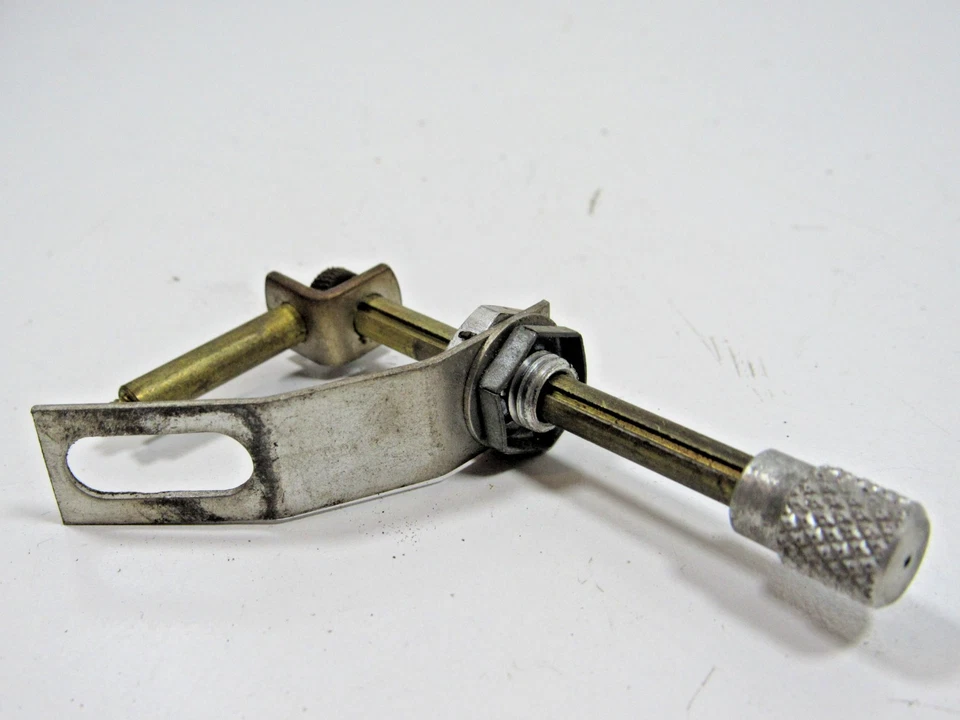 老式 Working Coleman Lantern Spark Igniter Flint Striker 220/228/200 #A4-A — 第 2/4 张图片