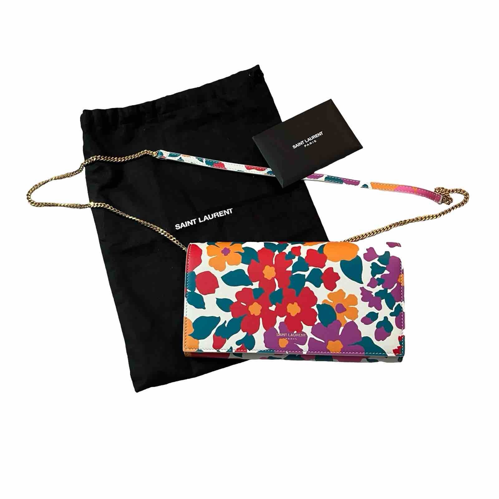 Portafoglio su catena Saint Laurent Mini Paris stampa floreale in pelle