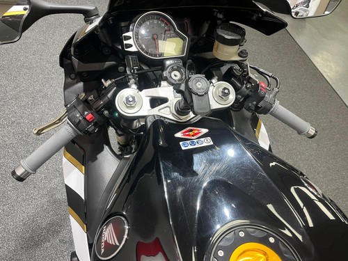 Honda CBR1000RR Fireblade ABS, 2010 - Picture 11 of 19