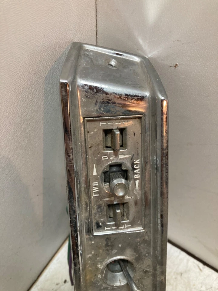 Interruptor de ventana eléctrica Buick Riviera Electra Centurion 1971-73 Foto 2 de 4