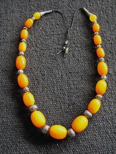 Collier Long (Sautoir) Vintage En Résine Facetée Ambrée - Style Rétro - Bon État