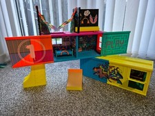 LOL fashion/game house. Opens up in to different positions