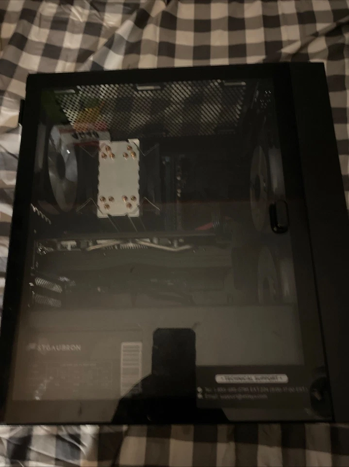 PC de sobremesa gaming stgaubron Foto 2 de 4