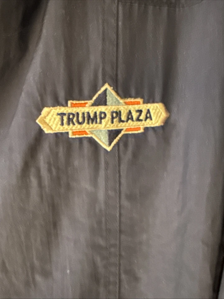 Vintage Donald Trump Plaza Blue Mens Zip Up Jacket Size XL Windbreaker - Image 2 of 4
