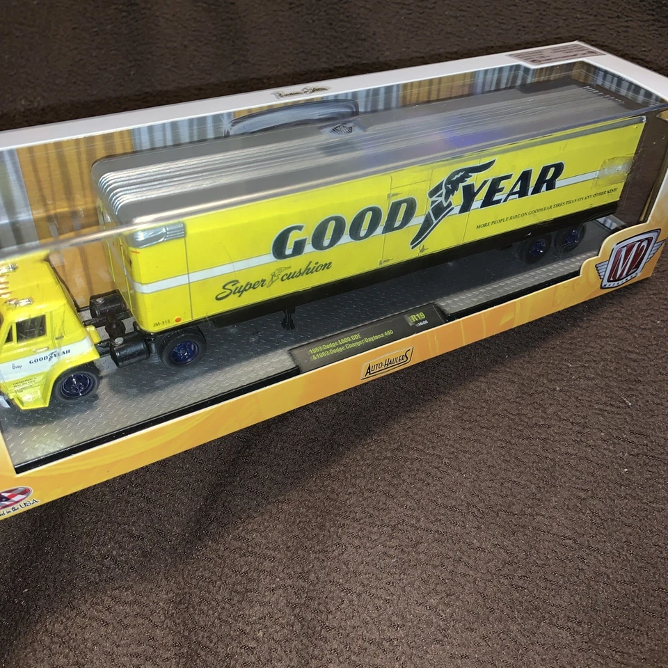 M2 AUTO HAULERS 1969 Dodge L600 & 1969 Charger Daytona GOODYEAR1:64 -yellow - Image 3 of 4
