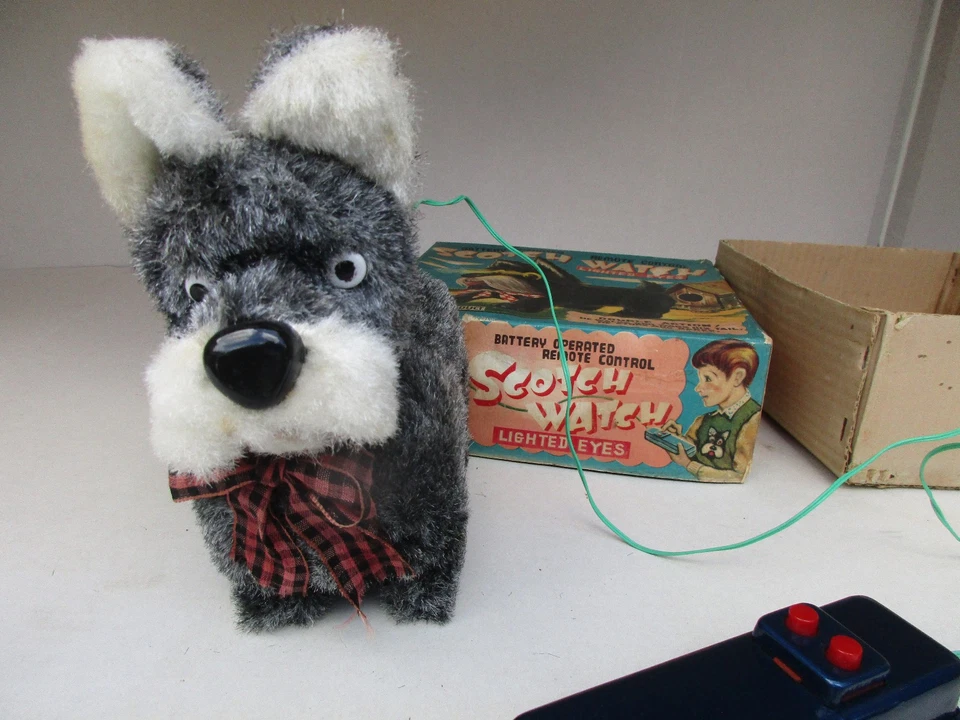 Toy Dog Años 50 "Reloj Escocés" Funciona con Pilas Hecho en Japón Foto 4 de 4