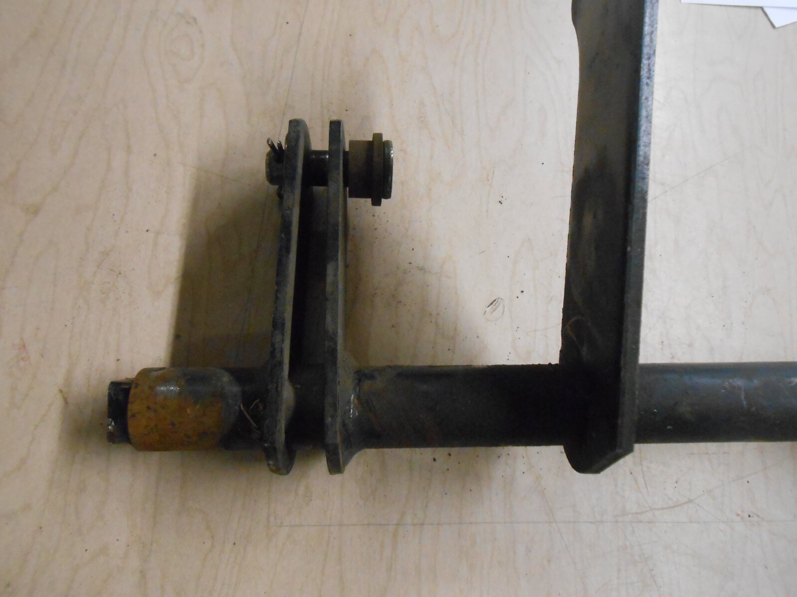 AM128359 John Deere 345 Riding Lawn Mower mid lift shaft T76 | eBay