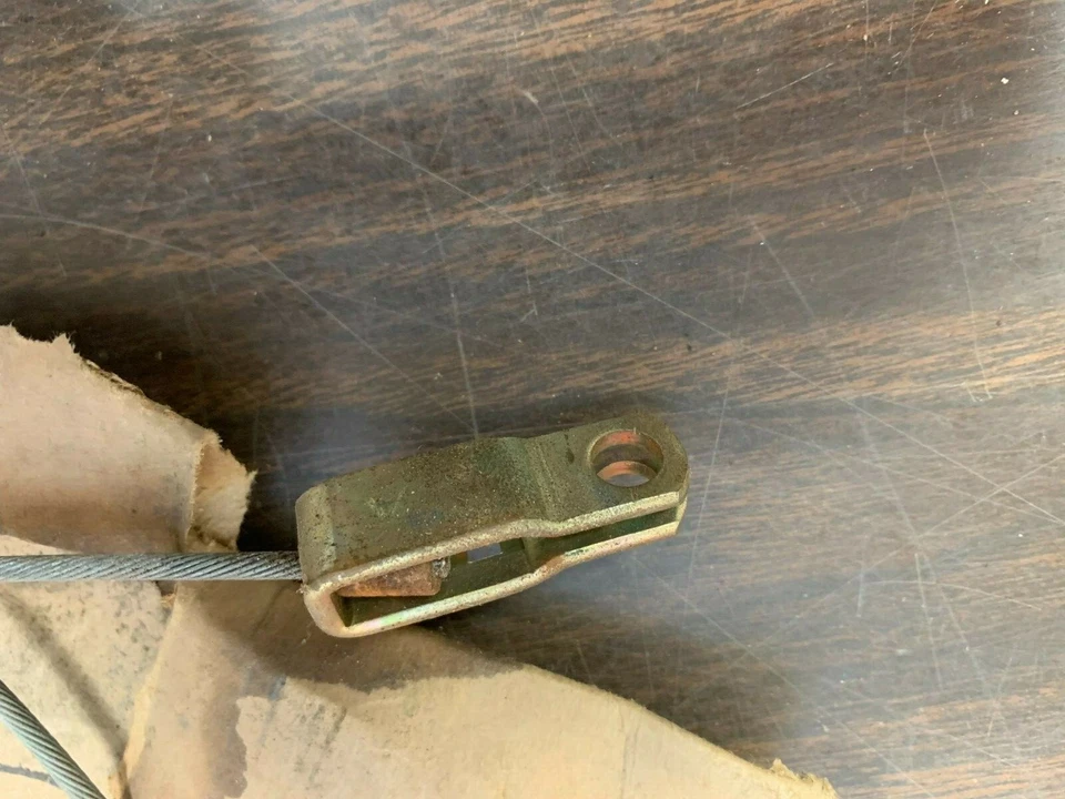 Camión Dodge A100 1964-70 con cable de freno de estacionamiento central distancia entre ejes de 108" nos 816 Foto 3 de 4