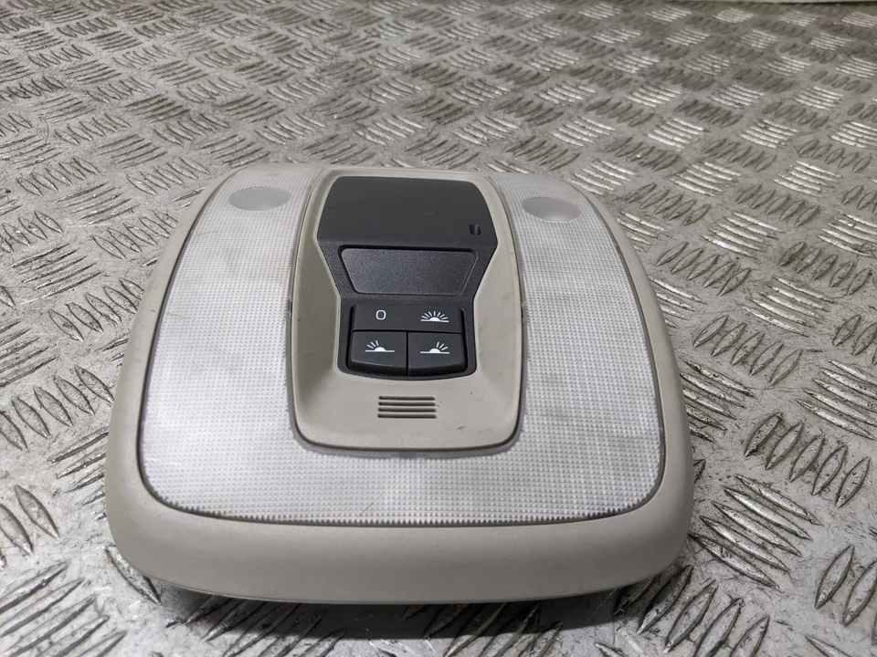 Luz interior (delantera) Volvo S40 S D Mk2 berlina 4 puertas 2004-2010 39860844 Foto 2 de 4