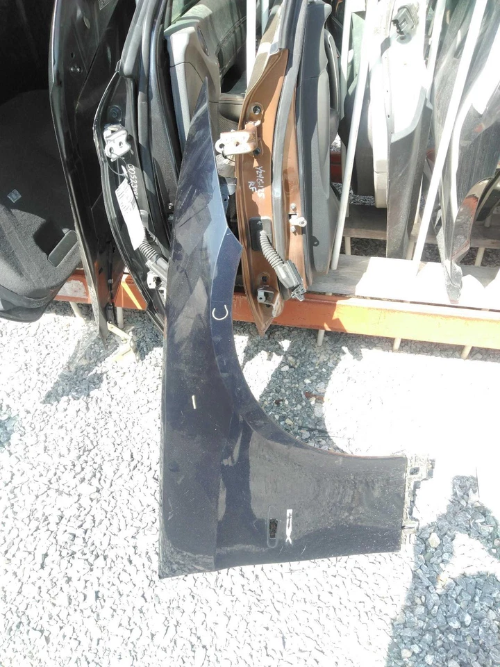 Used Front Right Fender fits: 2009 Bmw 335I Conv R. Front Right Grade A Foto 2 de 4