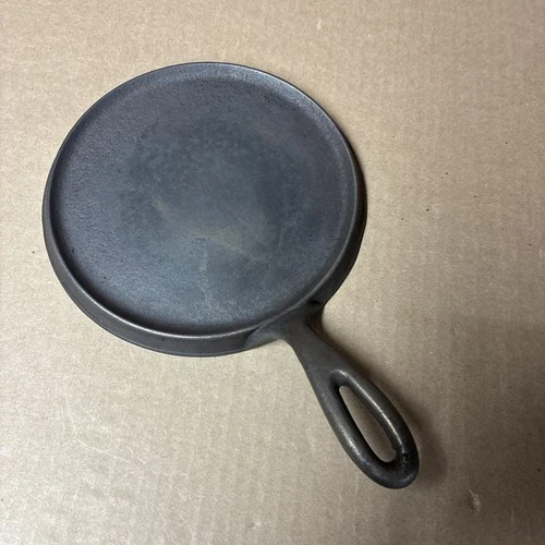 Wagner Cast Iron Small Griddle #6 Old Logo 7-1/2”