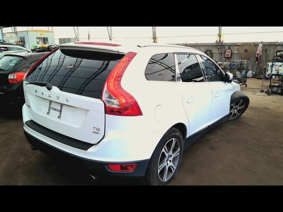 (LOCAL PICKUP ONLY) Rear Bumper XC60 Dual Exhaust Cutouts Fits 09-13 VOLVO 60 SE — 第 4/4 张图片