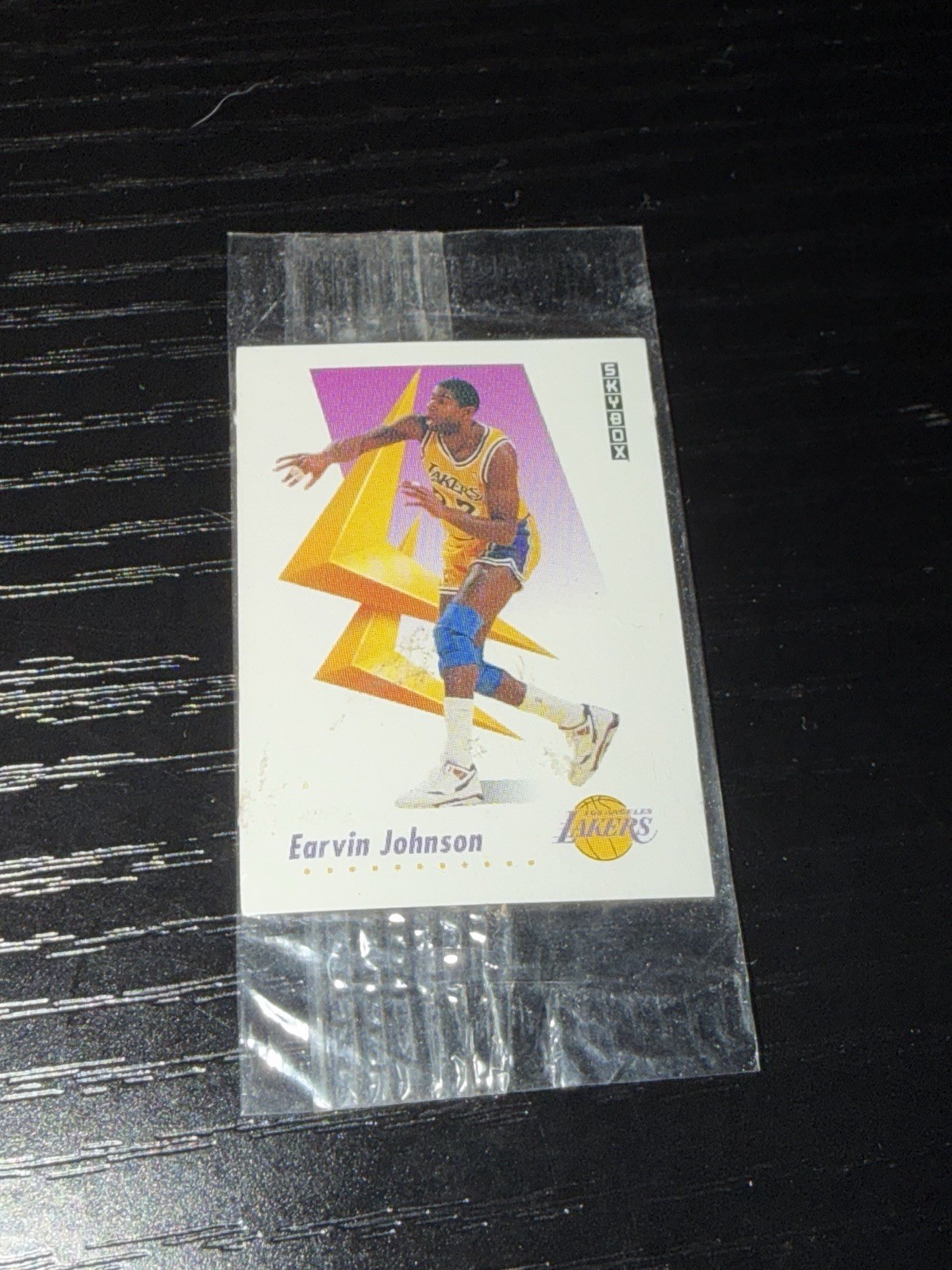 91-92 Skybox Earvin Magic Johnson Mini Sealed Canadian Hostess #25 Lakers