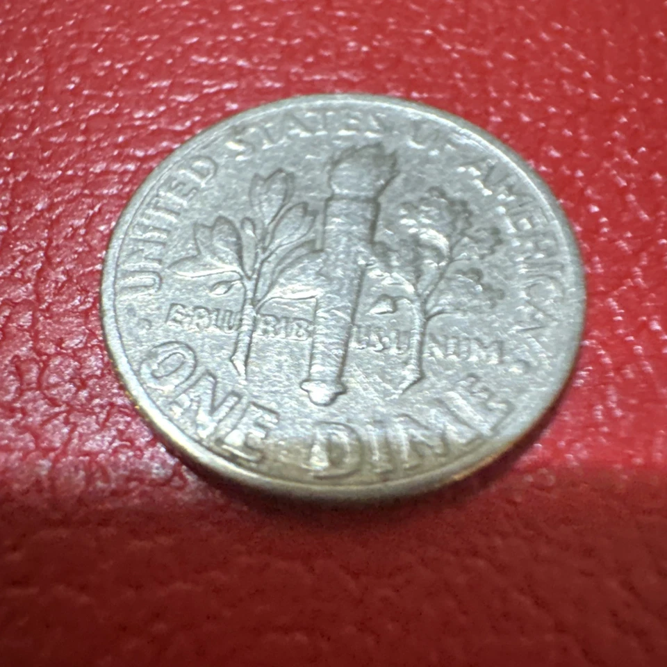 1967 Roosevelt Dime Circulated with Errors No Mint Mark  And Doubling - Image 2 of 4