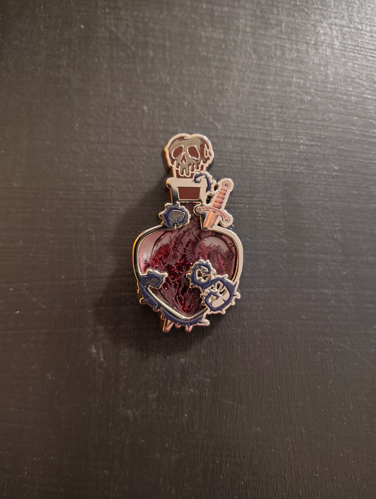 Evil Queen Disney Villains Poison Vile Potion Bottle Liquid Glitter Pin New