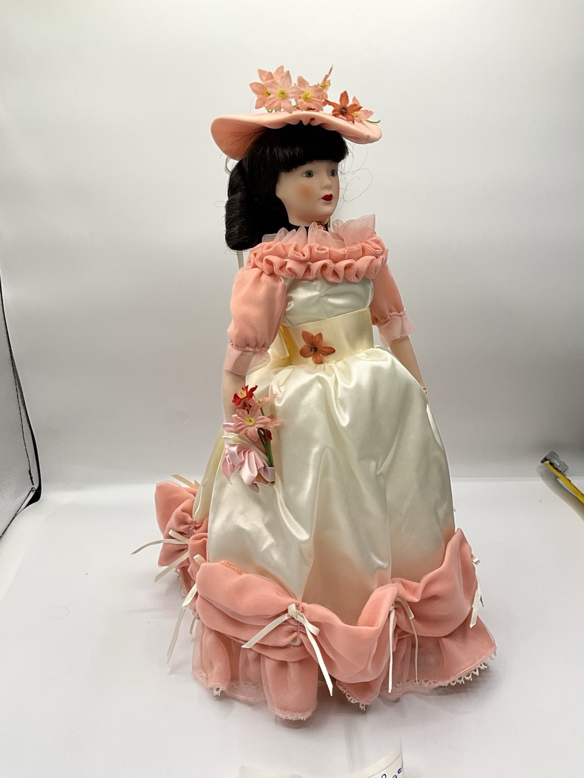 1985 Vintage Bertha Rogers Porcelain Doll SCARLET O’HARA W/ Stand & Accessories