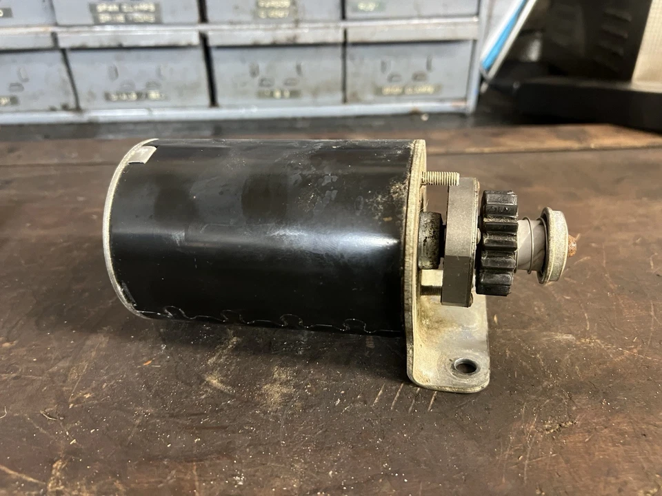 Briggs and Stratton starter 497595 16 tooth plastic gear 15.5hp engine - Image 4 of 4