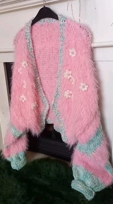 Damenmode Strickjacke Mit Blümchen Boho Hippie Schaby Chic Impressionen Gr 36/42 - Bild 1 von 4