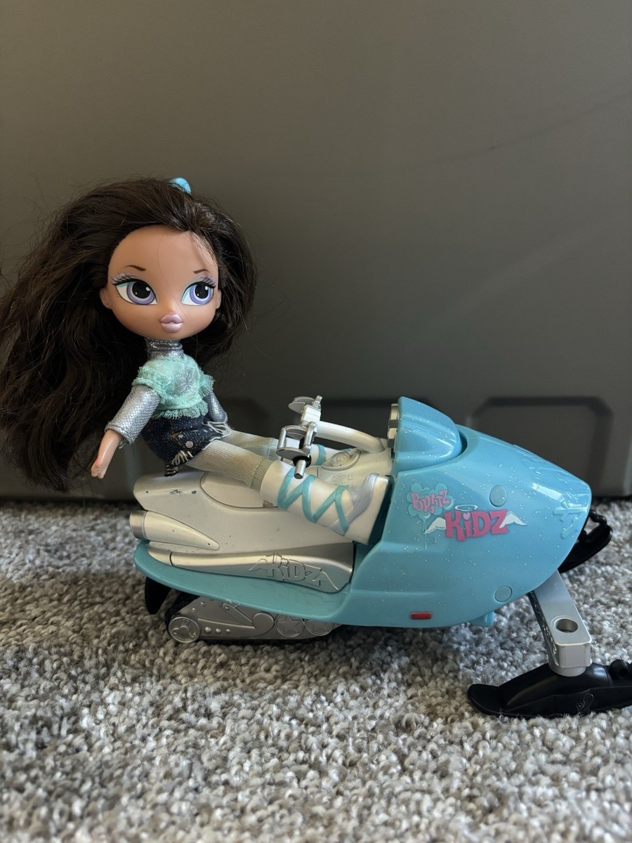 Bratz KIDZ Winter Vacation DANA with RC Snowmobile Vintage MGA