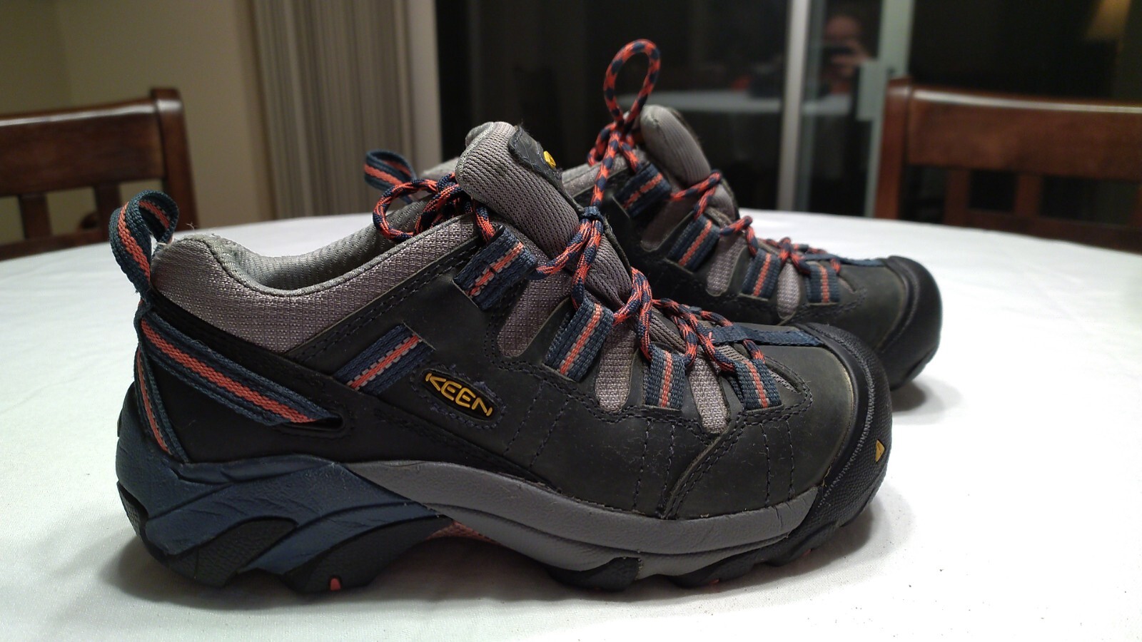 Scarpe da trekking basse Keen donna Targhee III. Taglia 6 5. Grigio e corallo. Impermeabile