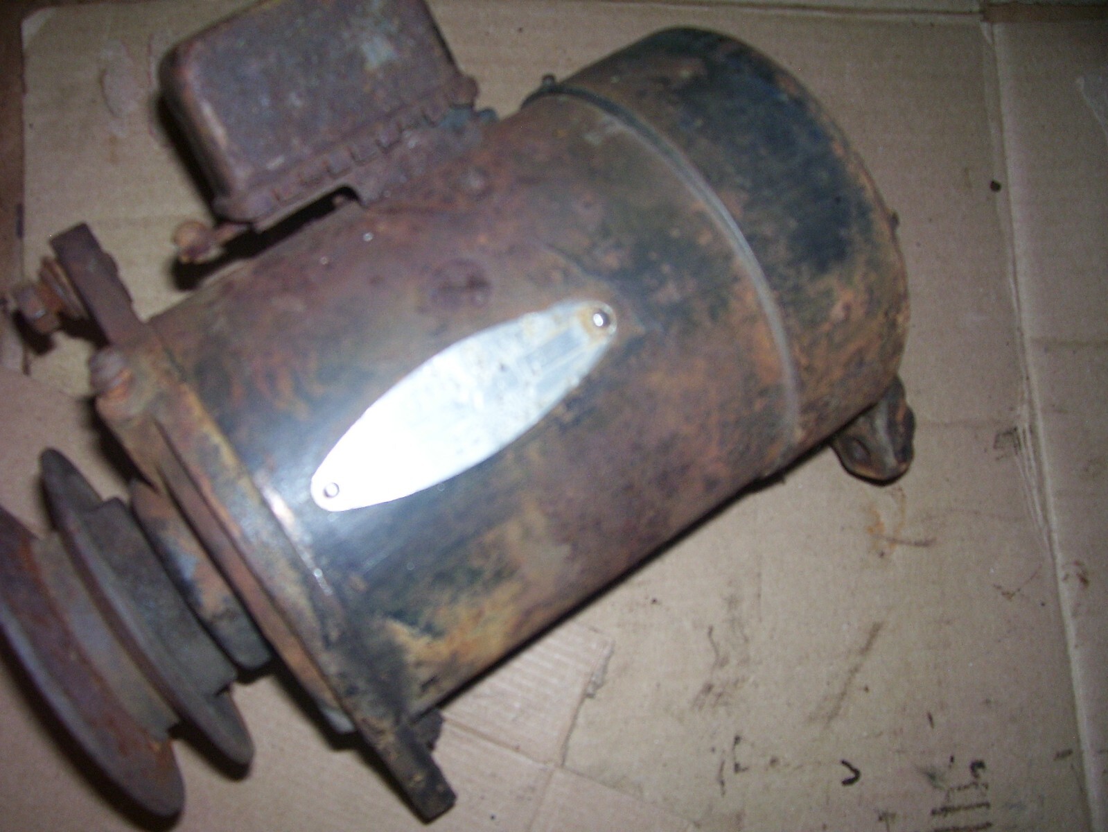 VINTAGE JI CASE VAC TRACTOR 6 VOLT AUTOLITE GENERATOR TURNS OK 1950