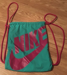 hot pink nike backpack