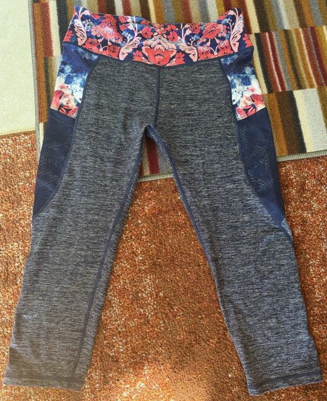 Nanette Lepore Leggings Women’s Size  XL Blue Red Floral Trim Mesh Side Pockets