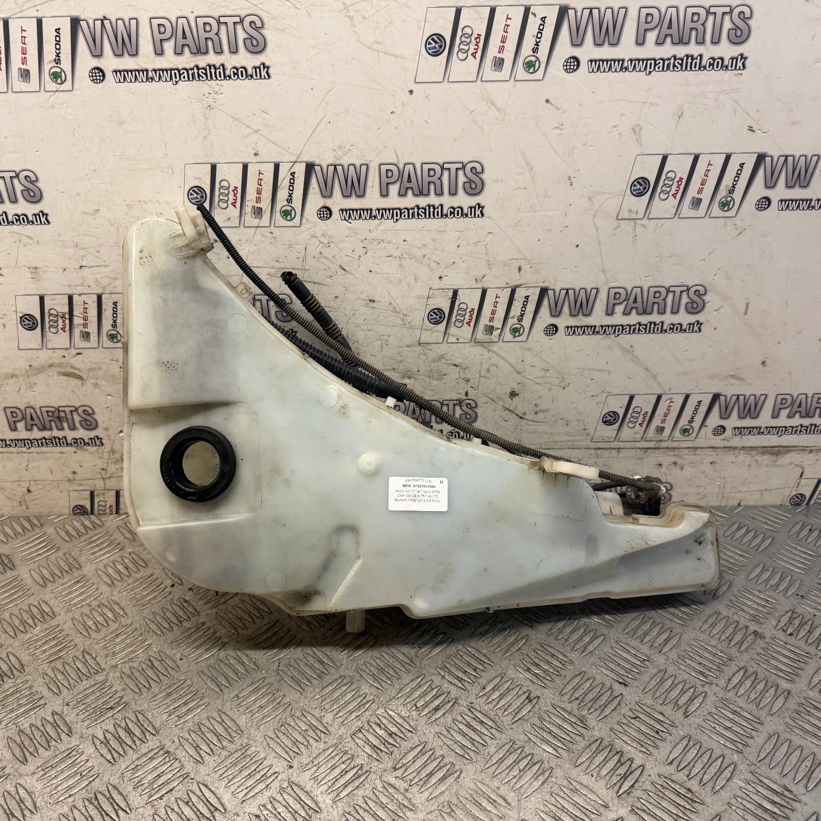 AUDI A6 C7 WINDSCREEN WASHER BOTTLE RESERVOIR 4G8955451F 2015
