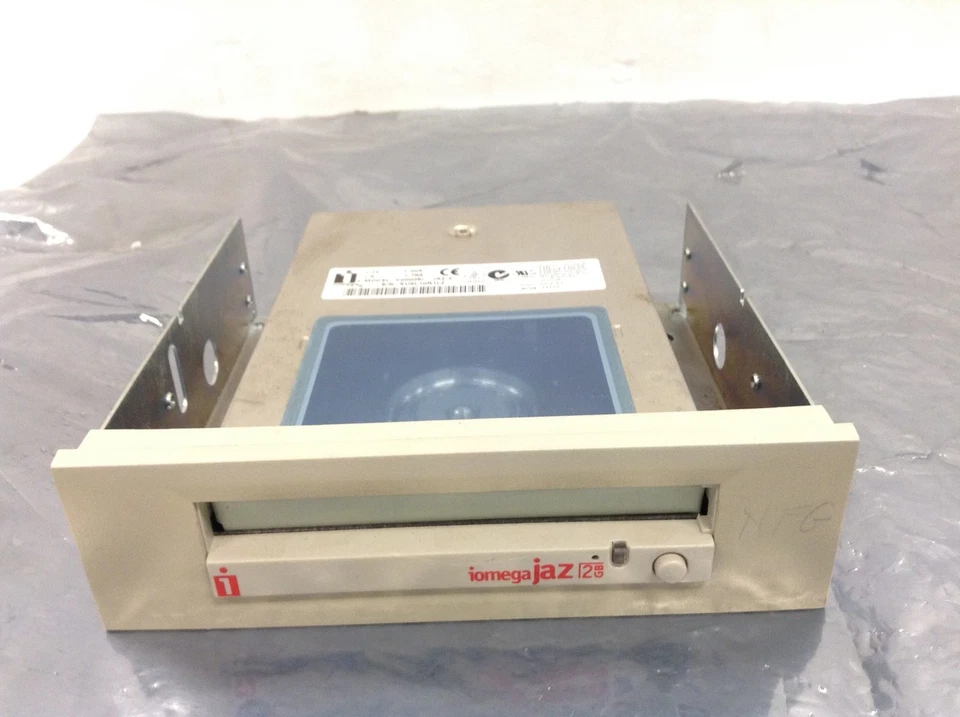 Unidad Iomega Jaz 2 GB V2000SI con controlador Adaptec AHA-2940 SCSI PCI FUNCIONANDO Foto 2 de 4