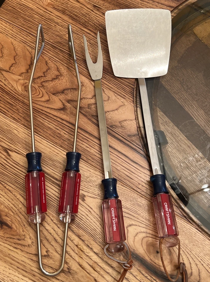 DE COLECCIÓN HERRAMIENTA ARTESANAL Destornillador Manijas Parrilla Juego Utensilios ESPÁTULA, PINZAS Y HORQUILLA  Foto 3 de 3