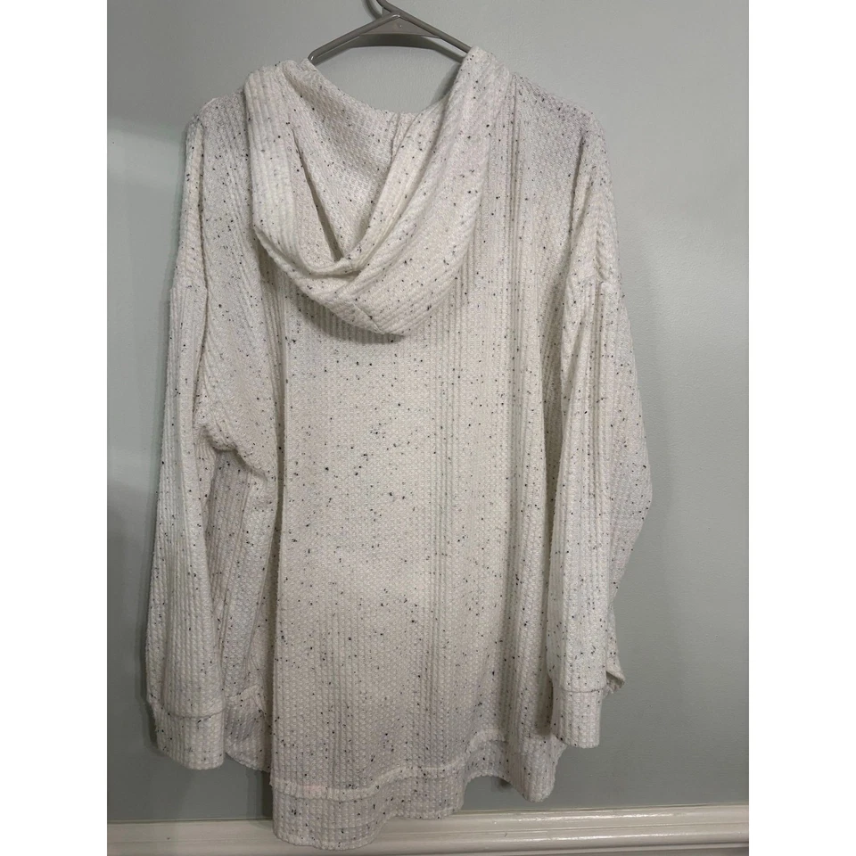 Sudadera con capucha tejida gofre blanca moteada The Sweatshirt Project by French Laundry Foto 2 de 4