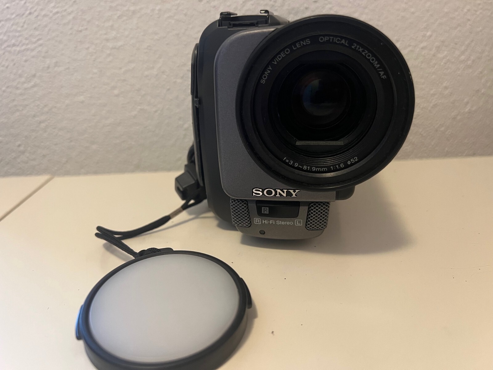 Sony Handycam CCDTR2200E Hi8 Camcorder Video8 Videokamera PAL