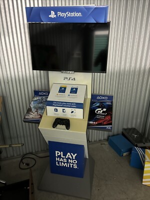PlayStation GameStop Kiosk Great Condition